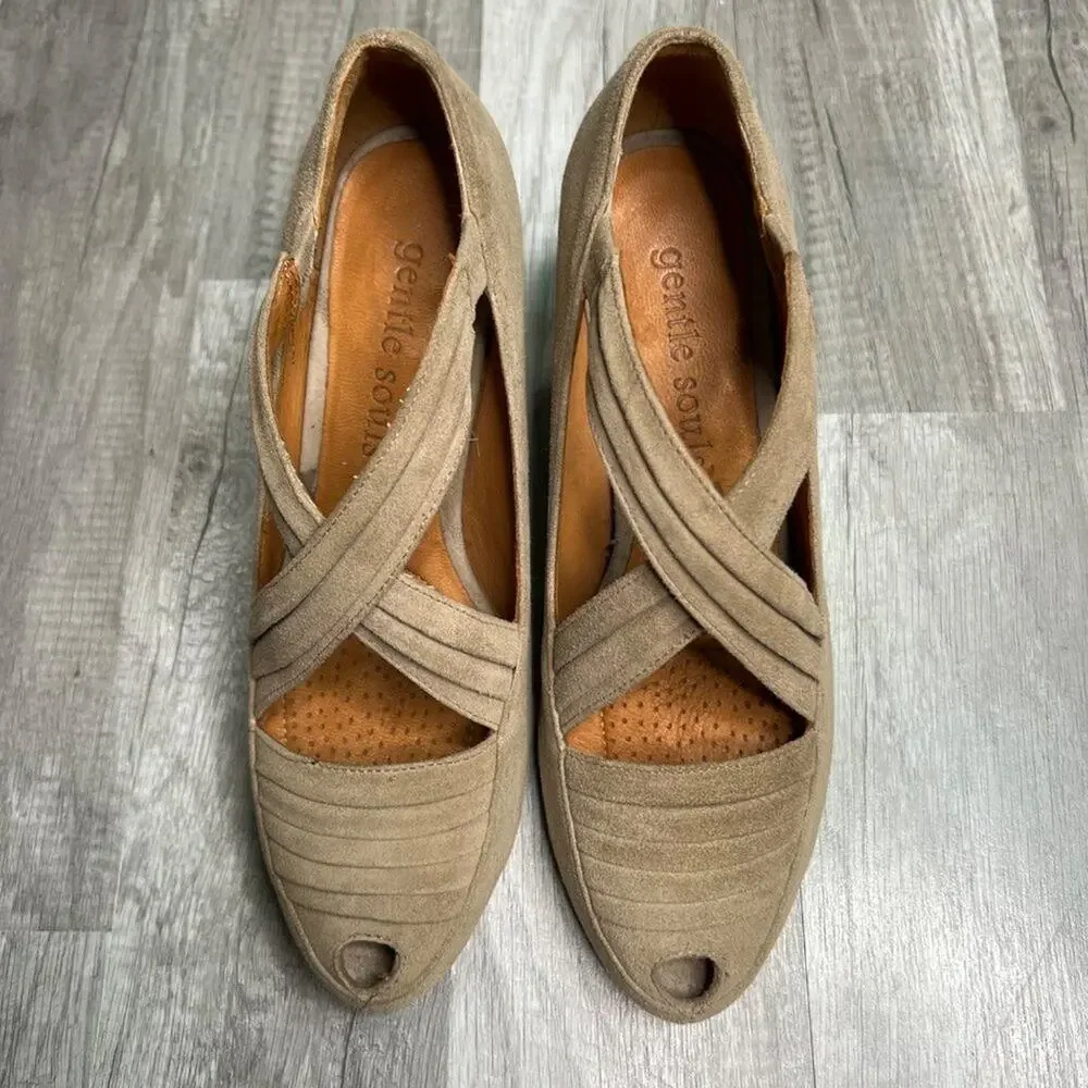 Gentle Souls Remody Suede Peep Toe Pumps Heels Balletcore Reto Fits Like a 7